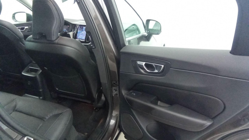 Photo 6 de l'offre de VOLVO XC60 T6 RECHARGE AWD 253 CH + 145 CH GEARTRONIC 8 PLUS STYLE CHROME à 41998€ chez Carlyss automobiles Vitré