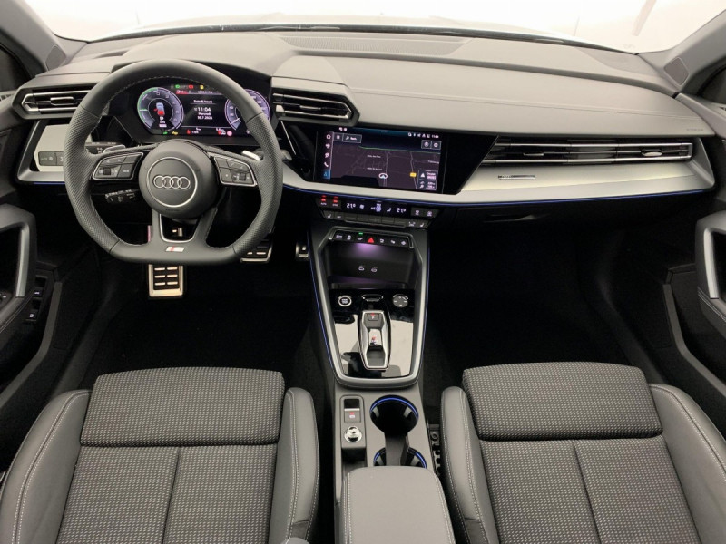 Photo 21 de l'offre de AUDI A3 SPORTBACK NOUVELLE 45 TFSI E HYBRIDE RECHARGEABLE 272 S TRONIC 6 S LINE à 43998€ chez Carlyss automobiles Vitré