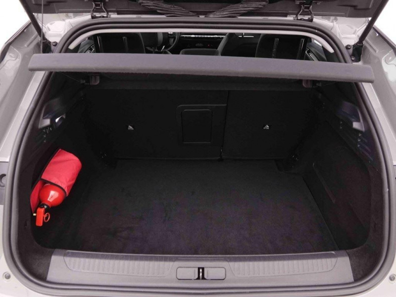 Photo 5 de l'offre de DS DS4 1.2 T 130 EAT8 Performance Line à 26205€ chez Carlyss automobiles Vitré