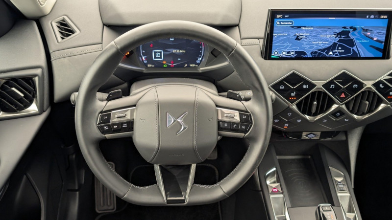 Photo 14 de l'offre de DS DS3 PureTech 130 EAT8 Opera à 22598€ chez Carlyss automobiles Vitré