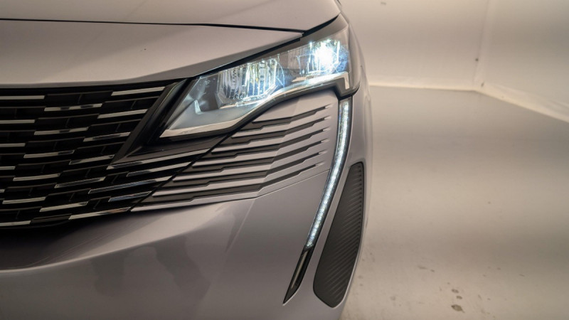 Photo 22 de l'offre de PEUGEOT 5008 PureTech 130ch S&S BVM6 Allure Pack à 24879€ chez Carlyss automobiles Vitré