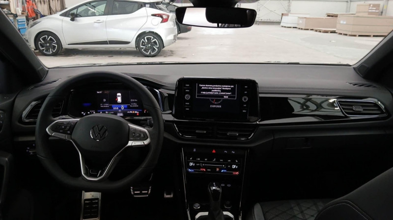 Photo 9 de l'offre de VOLKSWAGEN T-roc T-Roc 2.0 TDI 150 Start/Stop DSG7 R-Line à 38498€ chez Carlyss automobiles Vitré
