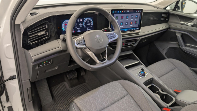 Photo 15 de l'offre de VOLKSWAGEN TIGUAN NOUVEAU 1.5 eTSI 150CV DSG7 LIFE PLUS à 37998€ chez Carlyss automobiles Vitré