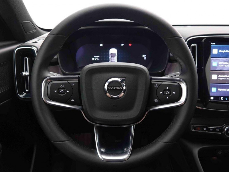 Photo 8 de l'offre de Volvo C40 79 kWh Recharge Dark à 36619€ chez Carlyss automobiles Vitré