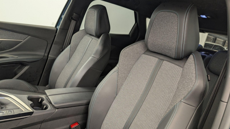 Photo 16 de l'offre de PEUGEOT 3008 PureTech 130ch S&S BVM6 Allure Pack à 19879€ chez Carlyss automobiles Vitré