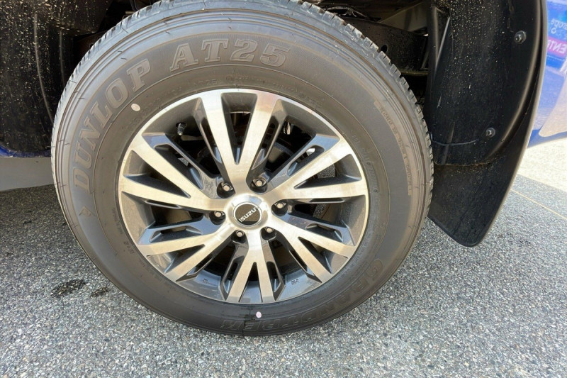 Photo 15 de l'offre de ISUZU D-MAX 1.9 4X4 SPACE CAB N60 F+  AT à 43601€ chez Carlyss automobiles Vitré