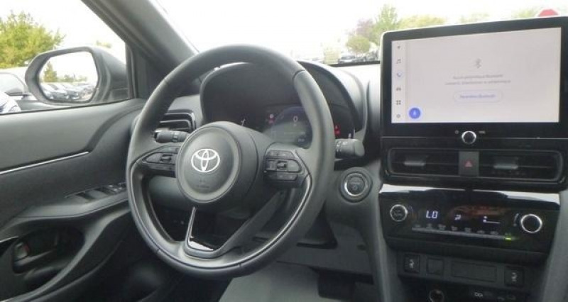 Photo 11 de l'offre de Toyota Yaris Cross Hybride Yaris Cross Hybride 130h 2WD Design à 29398€ chez Carlyss automobiles Vitré