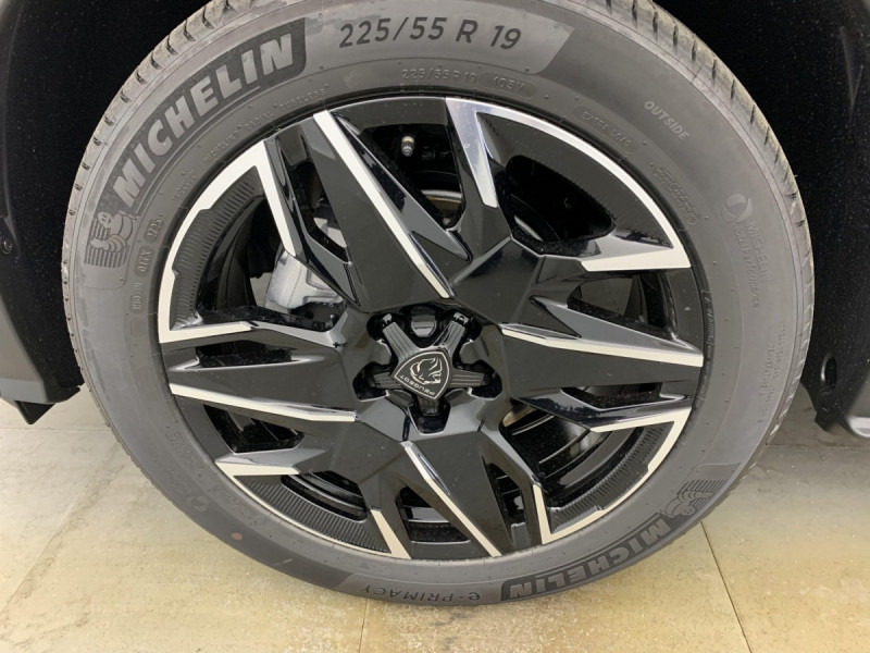 Photo 22 de l'offre de PEUGEOT 3008 Hybrid 145 e-DCS6 GT à 32958€ chez Carlyss automobiles Vitré