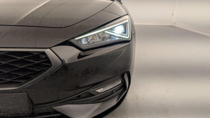 Photo 22 de l'offre de SEAT Leon E-HYBRID 204 CH DSG6 FR à 22143€ chez Carlyss automobiles Vitré