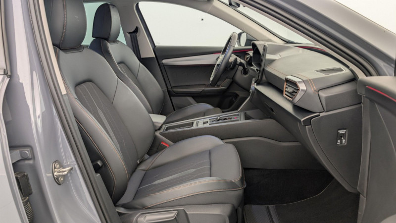 Photo 9 de l'offre de CUPRA Formentor 1.4 e-HYBRID 204 ch DSG6 V à 28088€ chez Carlyss automobiles Vitré