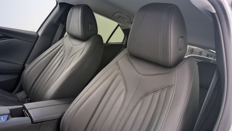 Photo 16 de l'offre de DS DS4 PureTech 130 EAT8 Rivoli à 22311€ chez Carlyss automobiles Vitré