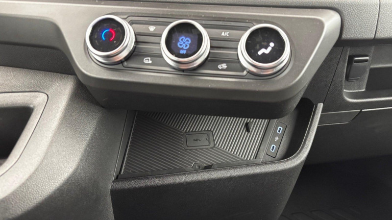 Photo 8 de l'offre de RENAULT MASTER FOURGON NOUVEAU TRAC 3T5 L3H2 BLUE DCI 150 AUTO EXTRA à 36717€ chez Carlyss automobiles Vitré