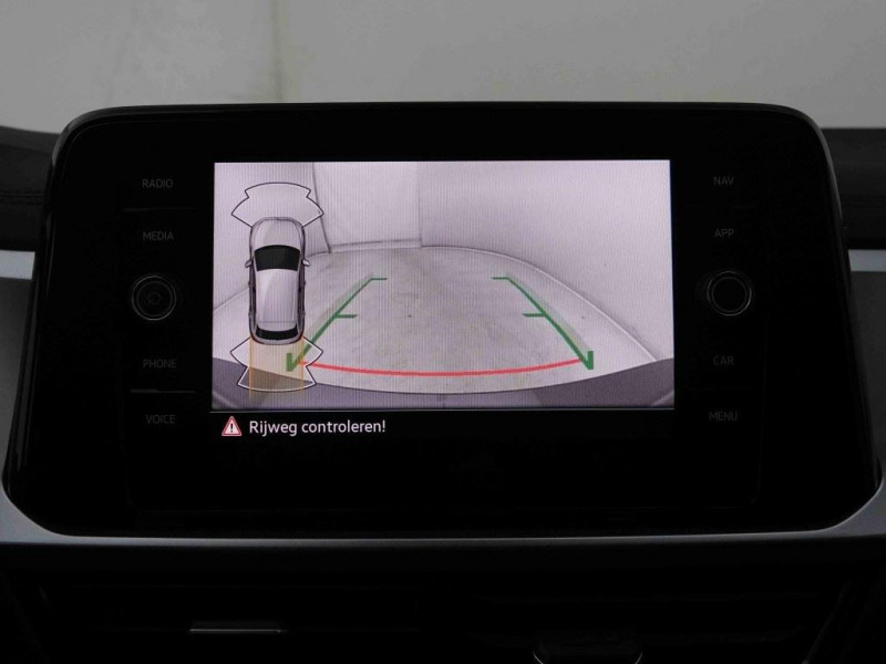 Photo 9 de l'offre de VOLKSWAGEN T-roc 1.5 TSi 150 DSG Life à 32898€ chez Carlyss automobiles Vitré