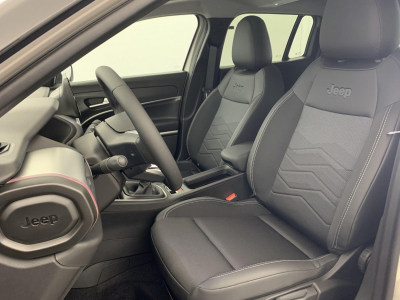 Photo 22 de l'offre de Jeep Avenger 1.2 Turbo T3 100 ch Summit à 23998€ chez Carlyss automobiles Vitré
