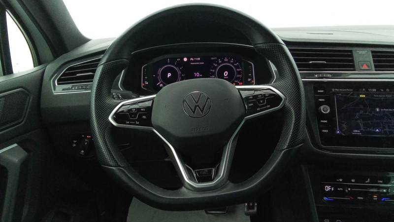 Photo 3 de l'offre de VOLKSWAGEN Tiguan Tiguan 1.4 eHybrid 245ch DSG6 R-Line à 34598€ chez Carlyss automobiles Vitré
