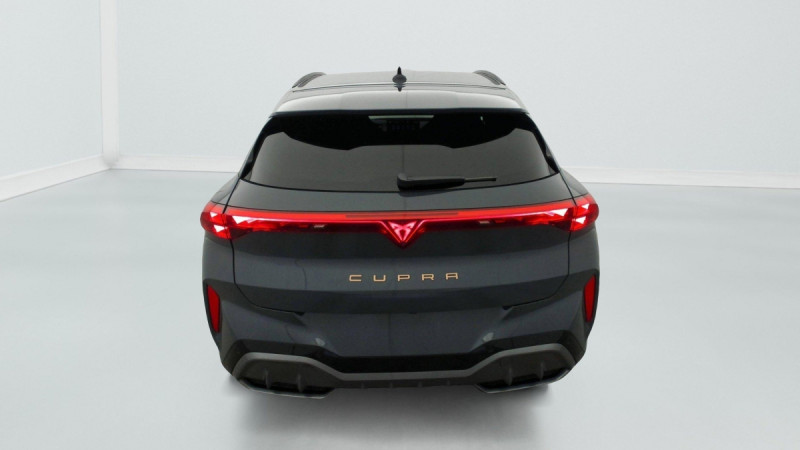 Photo 6 de l'offre de Cupra Terramar 1.5 eHybrid 204 ch DSG6 V à 41998€ chez Carlyss automobiles Vitré