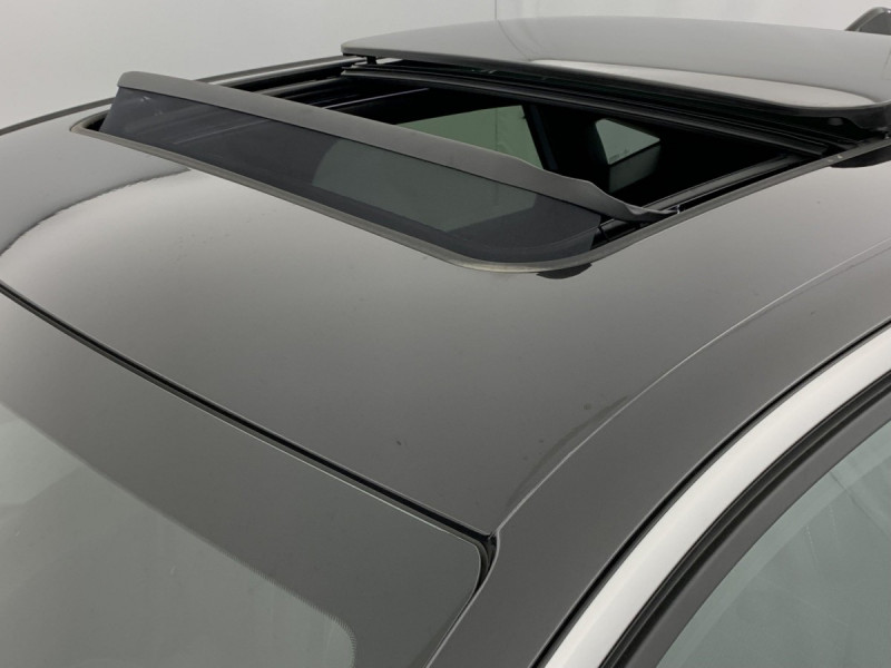 Photo 29 de l'offre de PEUGEOT 3008 Hybrid 145 e-DCS6 GT à 34998€ chez Carlyss automobiles Vitré