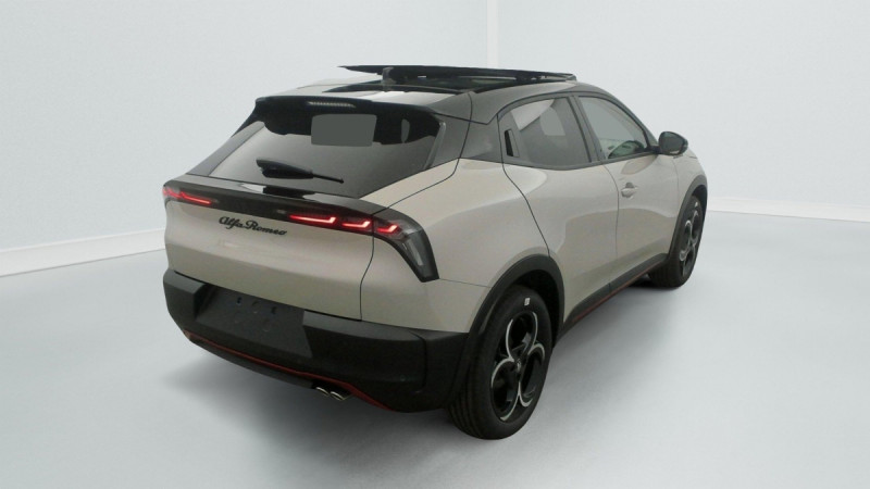 Photo 7 de l'offre de Alfa Romeo Junior 1.2 Ibrida 145 ch eDCT6 Speciale à 31998€ chez Carlyss automobiles Vitré