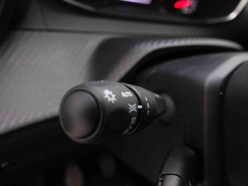 Photo 7 de l'offre de PEUGEOT 208 208 II(2) 1.2 PureTech 100ch Active à 16532€ chez Carlyss automobiles Vitré