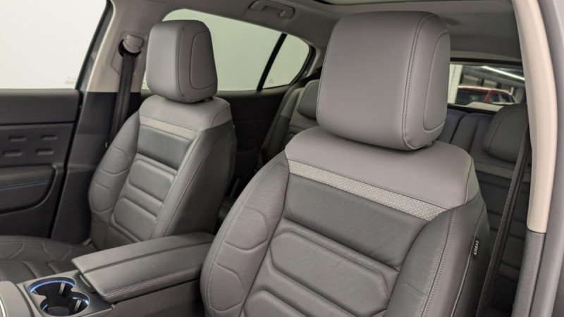 Photo 16 de l'offre de CITROEN C5 Aircross HYBRIDE RECHARGEABLE 225 E-EAT8 SHINE PACK à 25020€ chez Carlyss automobiles Vitré