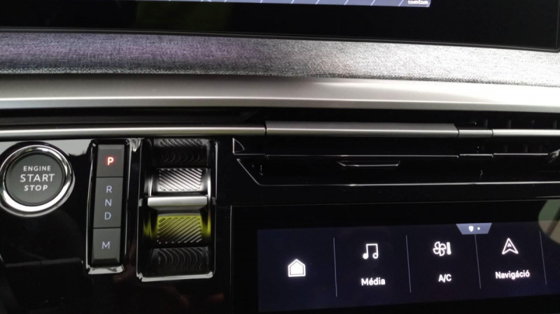 Photo 8 de l'offre de PEUGEOT 3008 Hybrid 136 e-DCS6 GT à 33898€ chez Carlyss automobiles Vitré