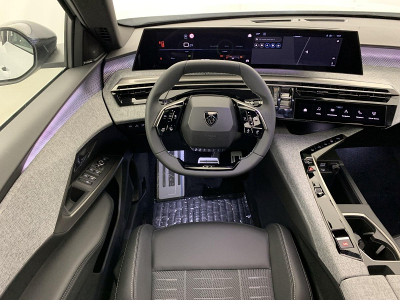 Photo 13 de l'offre de PEUGEOT 3008 Hybrid 145 e-DCS6 GT à 34998€ chez Carlyss automobiles Vitré