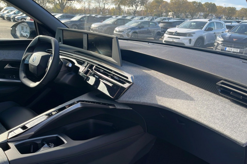 Photo 12 de l'offre de PEUGEOT 5008 Hybrid 145 e-DCS6 Allure à 31998€ chez Carlyss automobiles Vitré