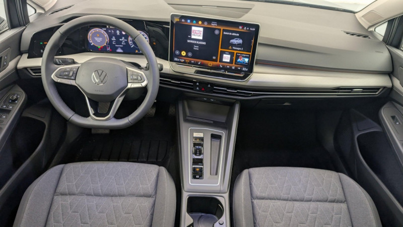 Photo 13 de l'offre de VOLKSWAGEN GOLF 8 1.5 ETSI EVO2 150 DSG7 LIFE PLUS à 30598€ chez Carlyss automobiles Vitré