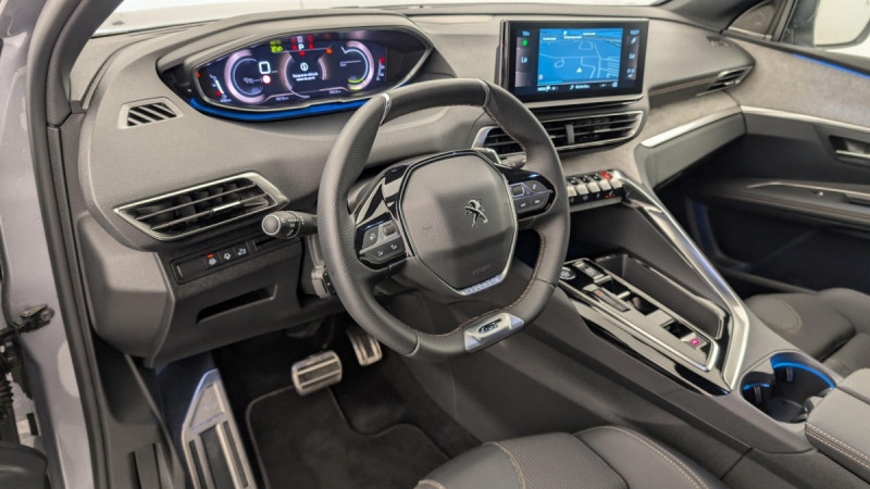 Photo 15 de l'offre de PEUGEOT 3008 Hybrid 136 e-DCS6 GT à 25998€ chez Carlyss automobiles Vitré