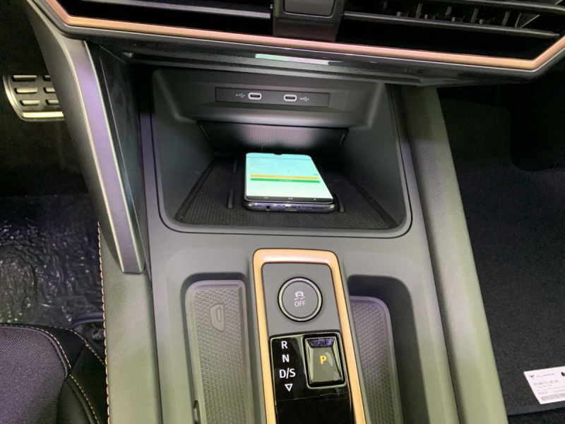 Photo 18 de l'offre de Cupra LEON Sportstourer eHybrid 204 ch DSG6 V à 33998€ chez Carlyss automobiles Vitré