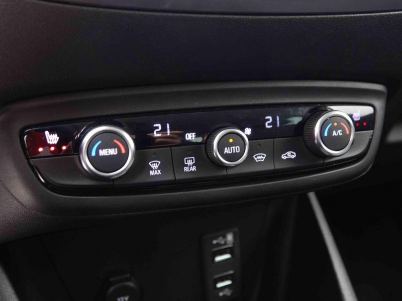 Photo 13 de l'offre de OPEL Crossland 1.2 Turbo 110 ch Elegance à 18898€ chez Carlyss automobiles Vitré