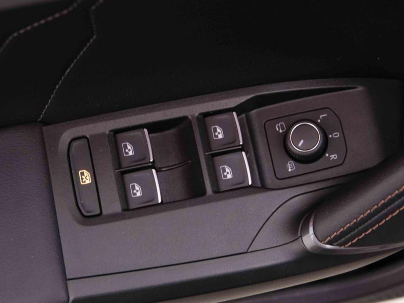 Photo 18 de l'offre de Cupra LEON 1.4 TSi 204 PHEV DSG à 26998€ chez Carlyss automobiles Vitré