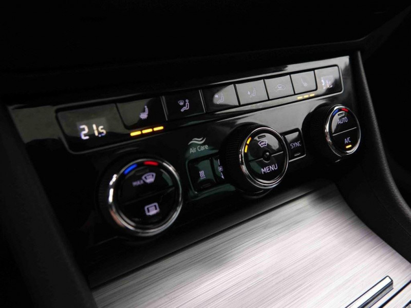 Photo 17 de l'offre de SKODA Superb 1.4 TSi 218 PHEV Combi Edition à 32177€ chez Carlyss automobiles Vitré