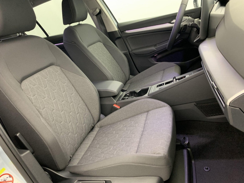 Photo 9 de l'offre de VOLKSWAGEN GOLF 8 1.5 ETSI EVO2 150 DSG7 LIFE PLUS à 30598€ chez Carlyss automobiles Vitré