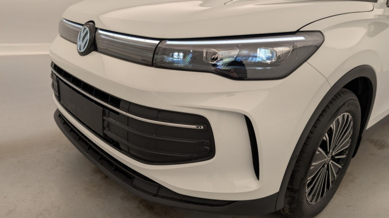 Photo 16 de l'offre de VOLKSWAGEN TIGUAN NOUVEAU 1.5 eTSI 150CV DSG7 LIFE PLUS à 37998€ chez Carlyss automobiles Vitré