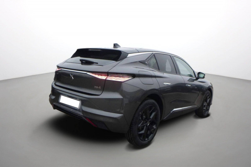 Photo 2 de l'offre de DS DS4 BlueHDi 130 EAT8 Pallas à 32398€ chez Carlyss automobiles Vitré