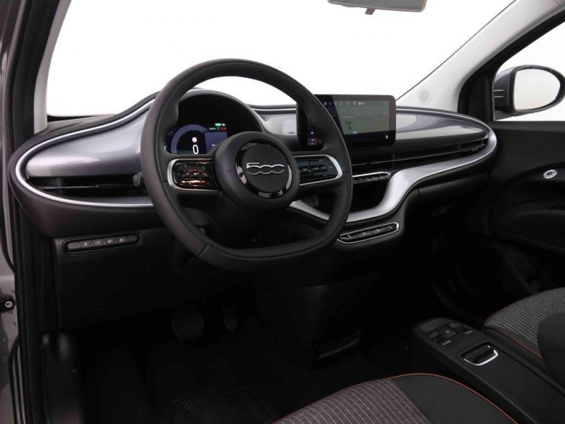 Photo 7 de l'offre de Fiat 500e 118 Icon 42 Kw à 19298€ chez Carlyss automobiles Vitré