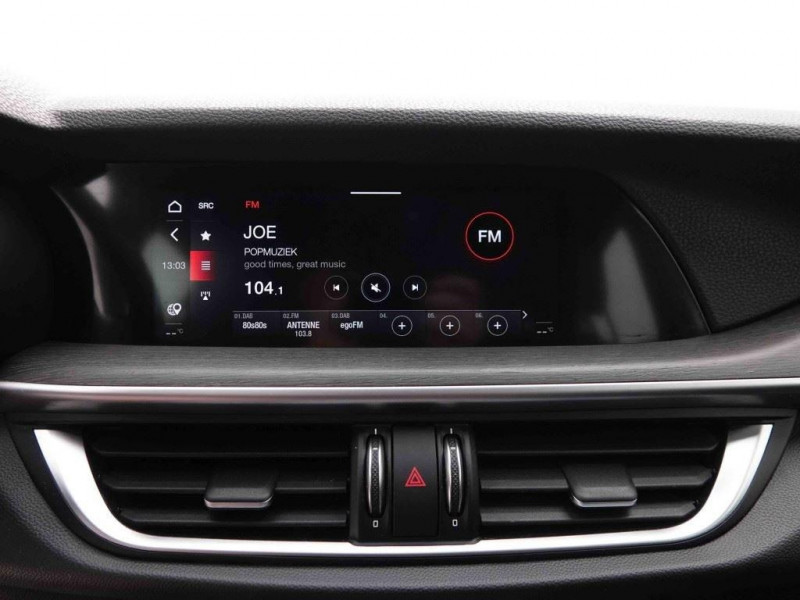 Photo 8 de l'offre de ALFA ROMEO Stelvio 2.0 Turbo AT8 Q4 Ti à 36152€ chez Carlyss automobiles Vitré