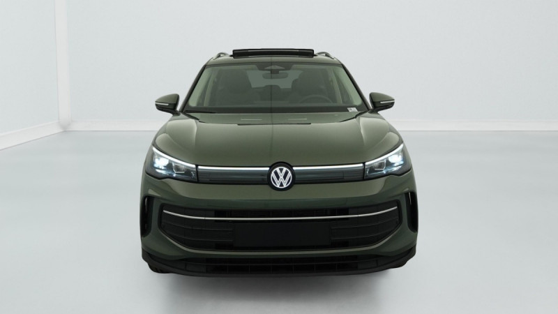 Photo 2 de l'offre de VOLKSWAGEN TIGUAN NOUVEAU 1.5 eTSI 150CV DSG7 LIFE PLUS à 39998€ chez Carlyss automobiles Vitré