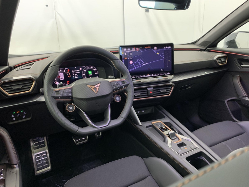 Photo 15 de l'offre de Cupra FORMENTOR NOUVEAU 1.5 ETSI HYBRID 150 CH DSG7 V à 34598€ chez Carlyss automobiles Vitré