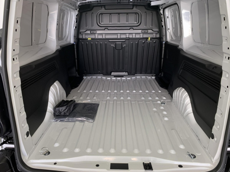 Photo 6 de l'offre de CITROEN BERLINGO VAN TAILLE XL 950KG BLUEHDI 130 S&S EAT8 à 23037€ chez Carlyss automobiles Vitré