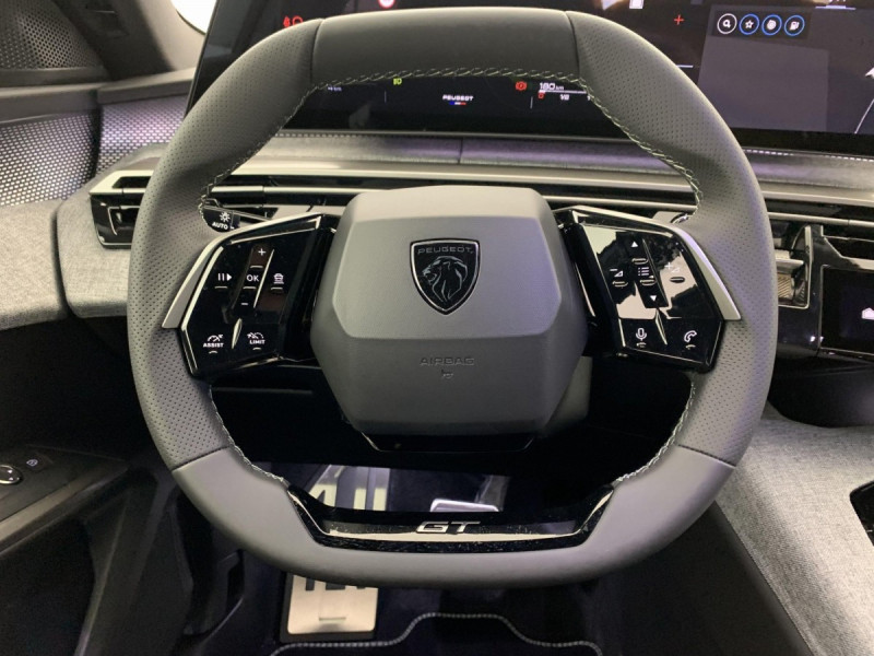 Photo 16 de l'offre de PEUGEOT 3008 Hybrid 145 e-DCS6 GT à 31598€ chez Carlyss automobiles Vitré