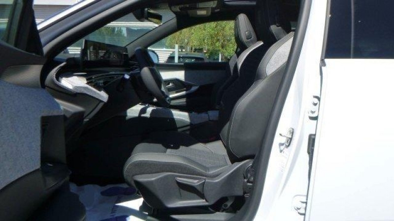 Photo 7 de l'offre de PEUGEOT 3008 Hybrid 145 e-DCS6 GT à 38398€ chez Carlyss automobiles Vitré