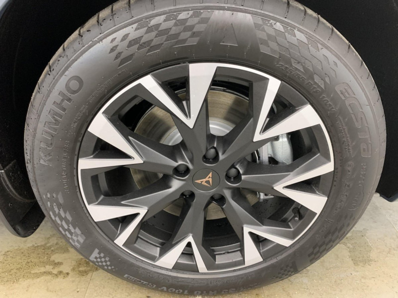 Photo 14 de l'offre de Cupra Terramar 1.5 eHybrid 204 ch DSG6 V à 41998€ chez Carlyss automobiles Vitré