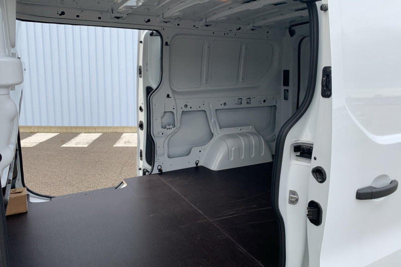Photo 13 de l'offre de RENAULT TRAFIC FOURGON L2H1 3T BLUE DCI 150 GSR2 ADVANCE à 30837€ chez Carlyss automobiles Vitré