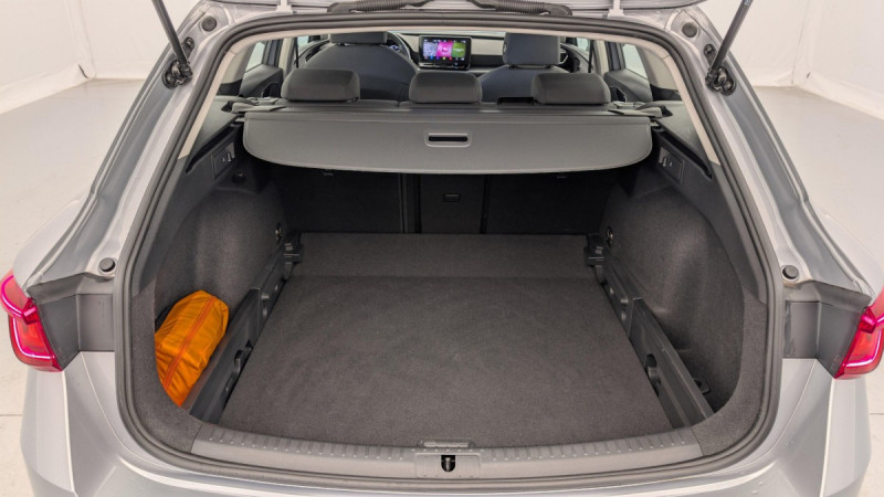 Photo 11 de l'offre de SEAT LEON Sportstourer 1.0 eTSI 110 DSG7 Style à 19090€ chez Carlyss automobiles Vitré