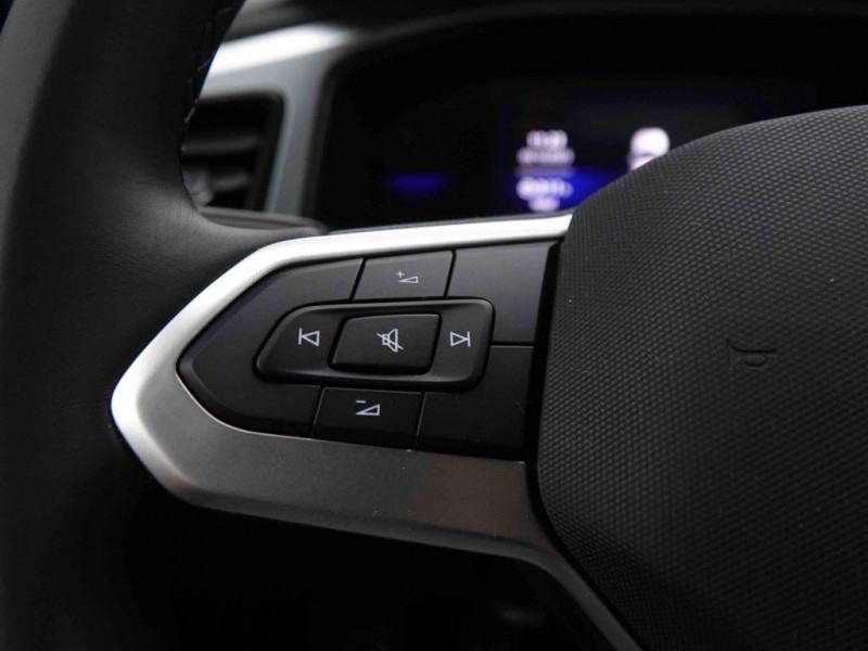 Photo 12 de l'offre de VOLKSWAGEN T-roc 1.0 TSi 115 Life à 27698€ chez Carlyss automobiles Vitré