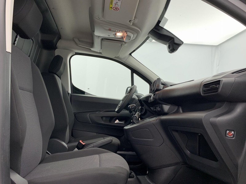 Photo 8 de l'offre de PEUGEOT Partner Fourgon XL 950 KG BLUEHDI 100 S&S BVM6 à 19197€ chez Carlyss automobiles Vitré