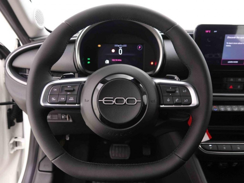 Photo 9 de l'offre de Fiat 600 1.2 HYBRID 110 DCT POP à 24798€ chez Carlyss automobiles Vitré