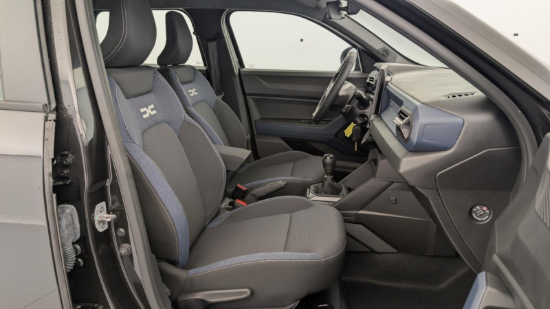 Photo 10 de l'offre de DACIA DUSTER TCe 130 4x4 Expression à 24998€ chez Carlyss automobiles Vitré